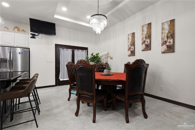 Building Photo - 12 Carlos Dr