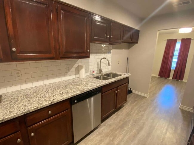 Building Photo - 1017-1019 Mullins Street