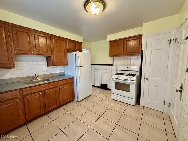 Building Photo - 3625 Rocky River Dr