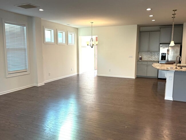 Building Photo - 1107 Lotus Lilly Dr