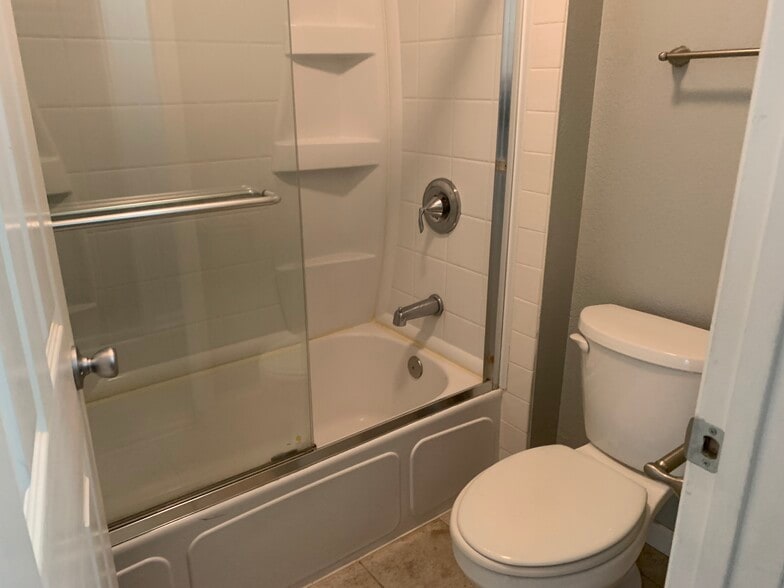 Building Photo - 6260 Havenside Dr