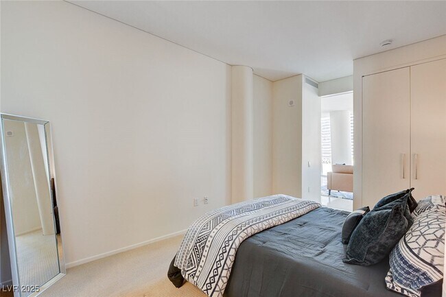 Building Photo - 3726 S Las Vegas Blvd