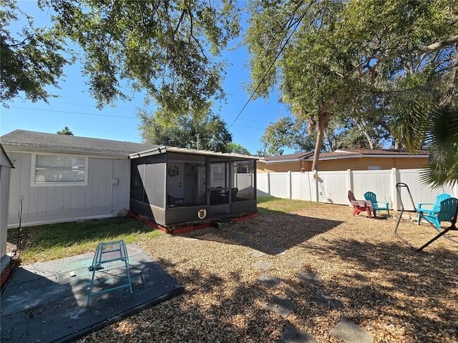 Building Photo - 6343 5th Ave S