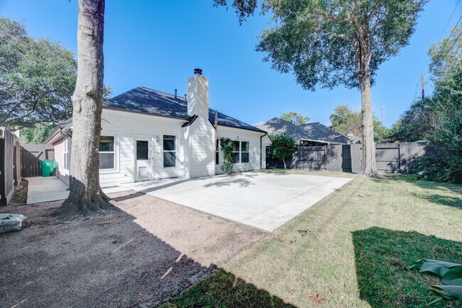 Building Photo - 31302 Baker Lake Dr