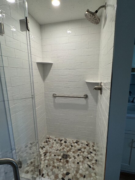 Building Photo - 42 Washington Rd