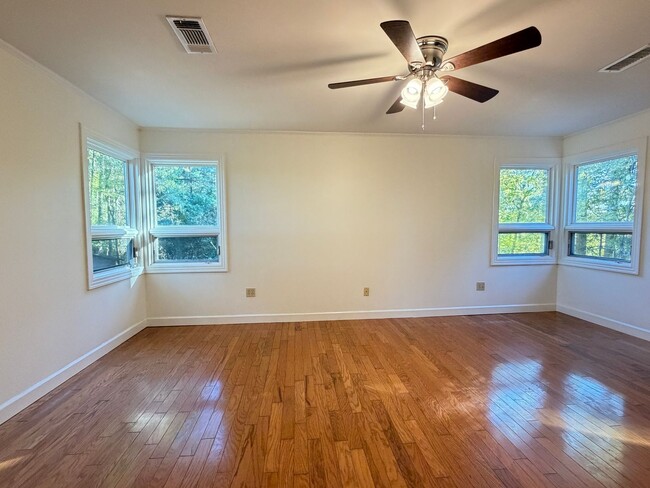 Building Photo - 5 Bed 3 Bath Home in Ruston