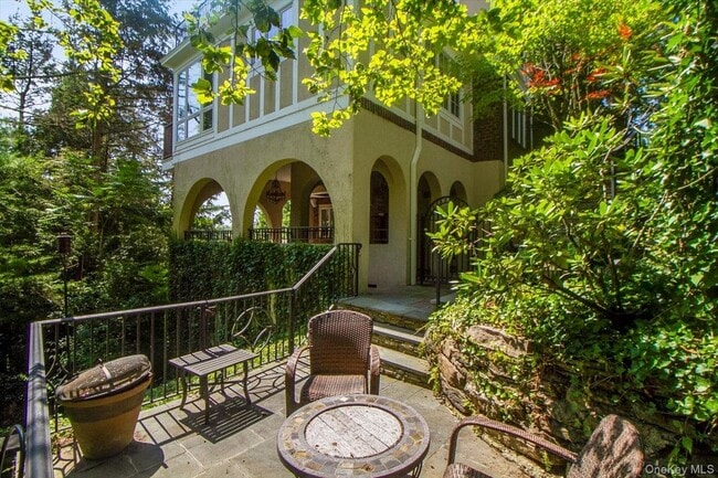 Building Photo - 110 Edgemont Rd