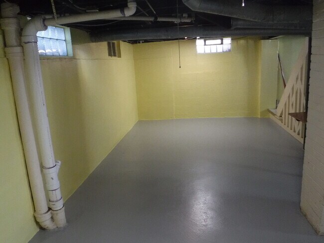 Building Photo - 1545 Atlantic St NE