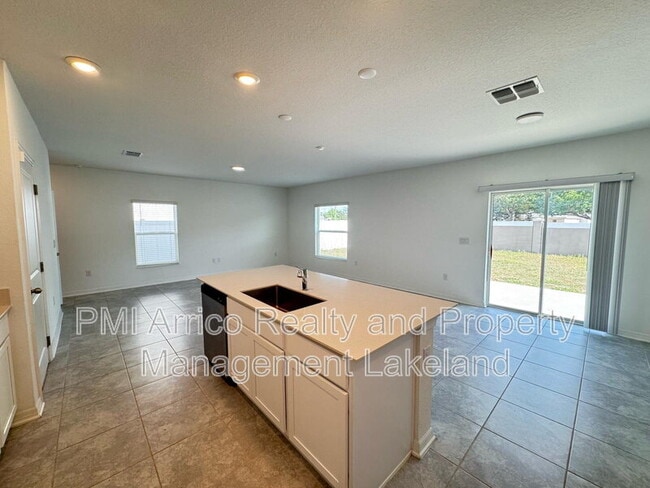 Building Photo - 645 Bell Prairie Cir