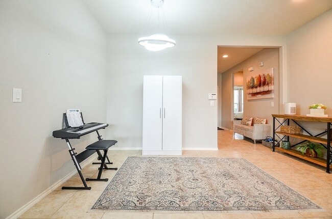 Building Photo - 9422 Herons Grove Ln