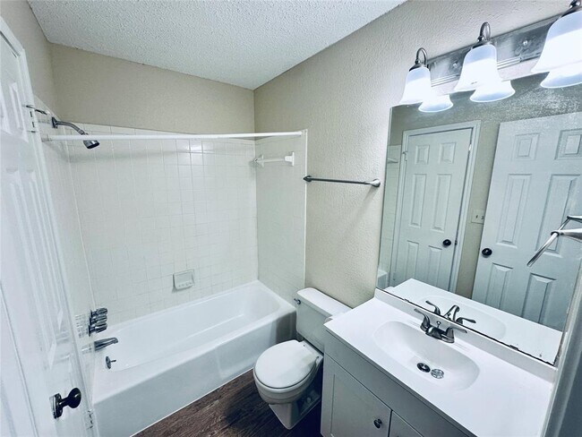 Building Photo - 379 Fantail Loop