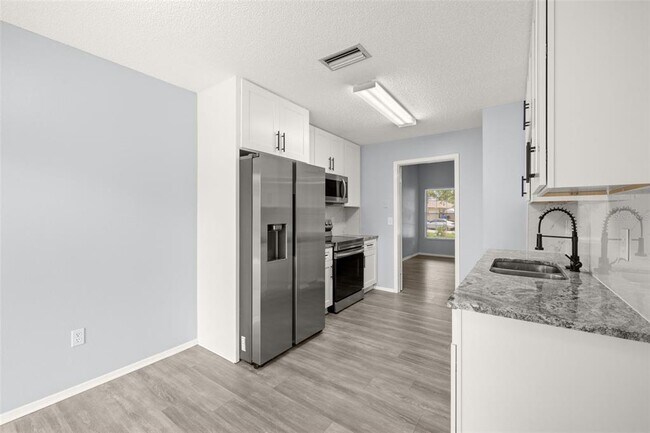 Building Photo - 3257 Laurel Dale Dr