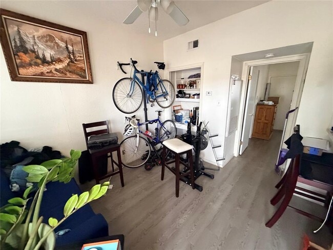 Building Photo - 3000 Guadalupe St