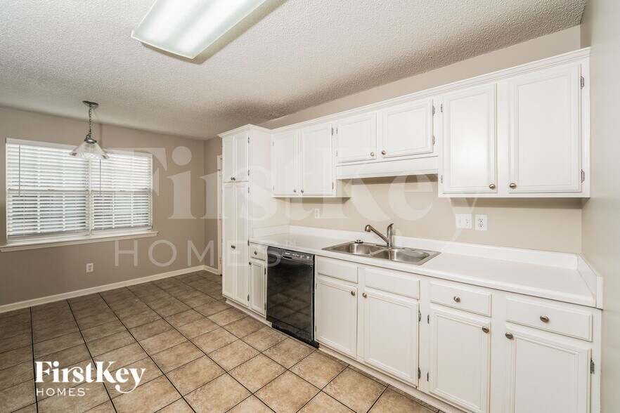 Building Photo - 2583 Bridlewood Dr