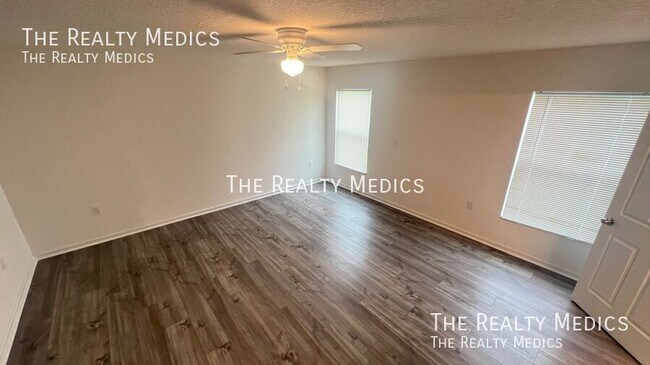 Building Photo - 2498 Cogan Dr