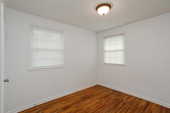 Building Photo - 121 Highland Dr