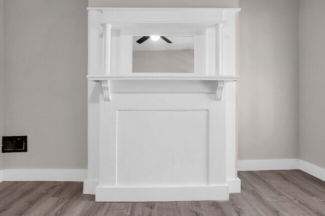 Building Photo - Newly Updated 2 Bedroom Home – Bright, Modern, and Move-In Ready!