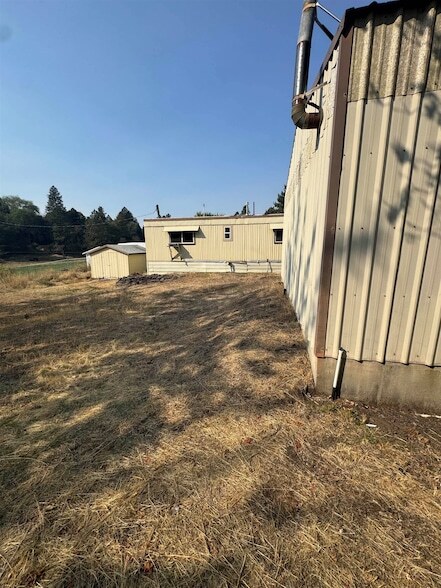 Building Photo - 17404 E 6th Ave