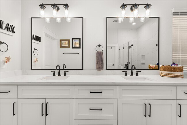 Building Photo - 3559 Pebble Beach Blvd