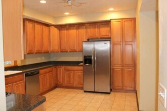 Building Photo - Spacious, 5bd, 2.5 renovated home in Midway!! AVAILABLE NOW