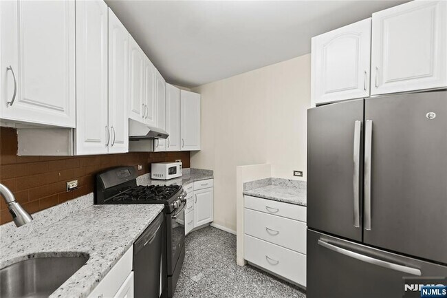 Building Photo - 7004 JFK Blvd E