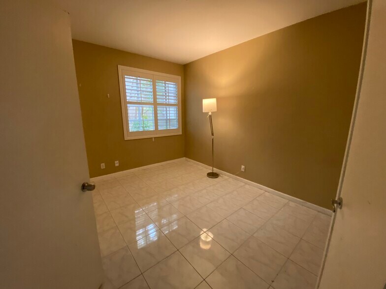 BR #2 - 3969 Mahaila Ave