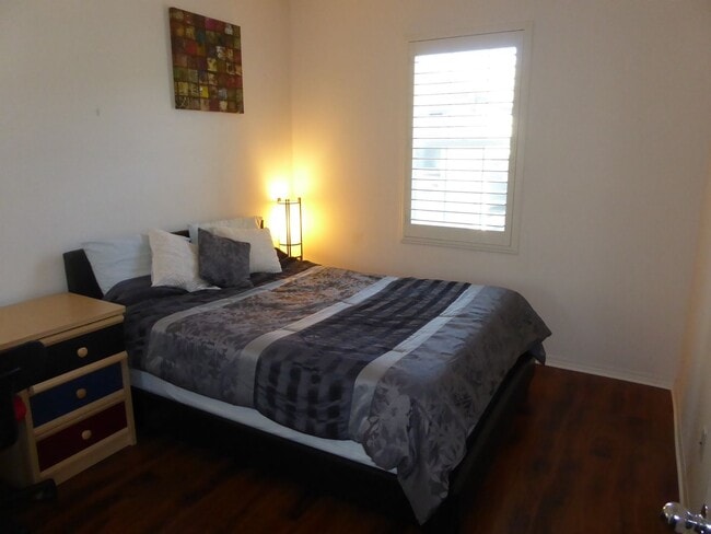 Building Photo - COMING SOON! Beautifully Remodeled 3-Bedro...