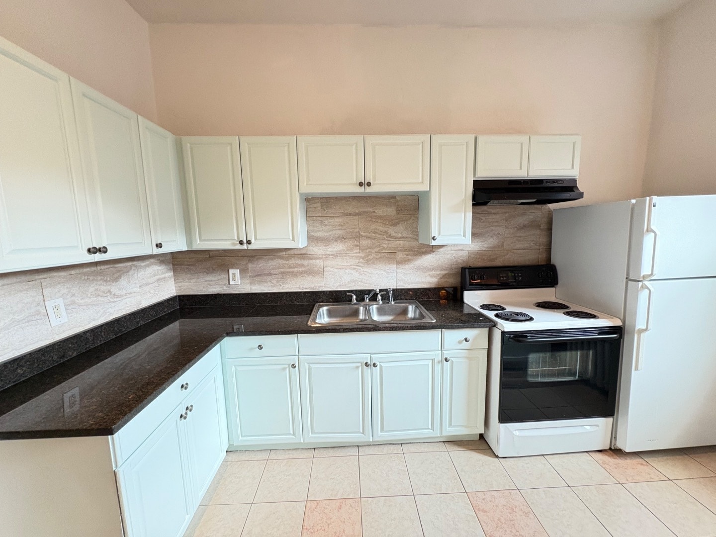 Building Photo - 5809 Hobart St