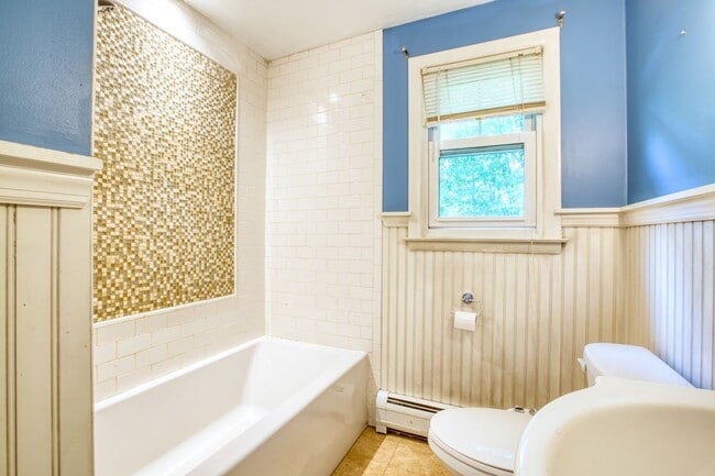 Building Photo - 171 Newell Ave