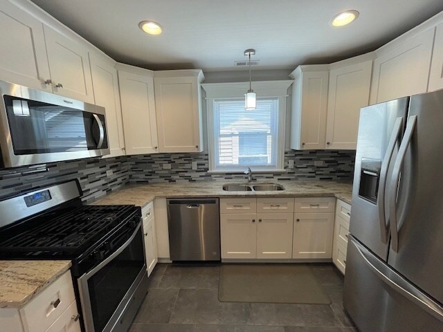 Building Photo - 5839 N Marmora Ave