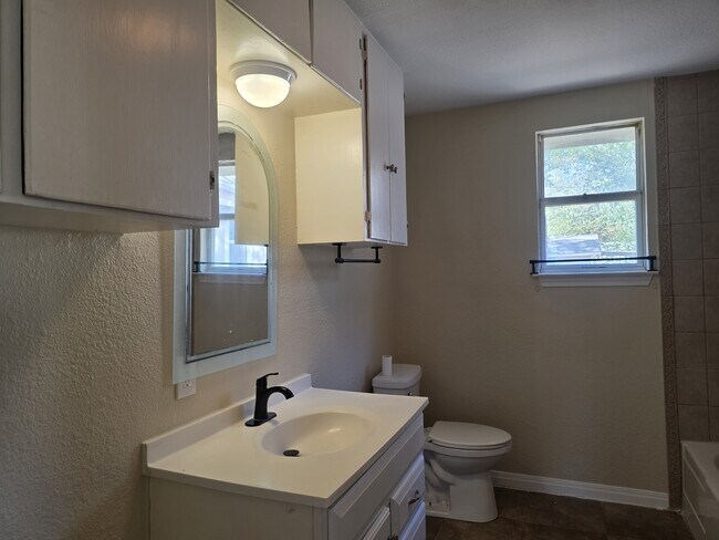 Building Photo - 3106 Fallwell Ln