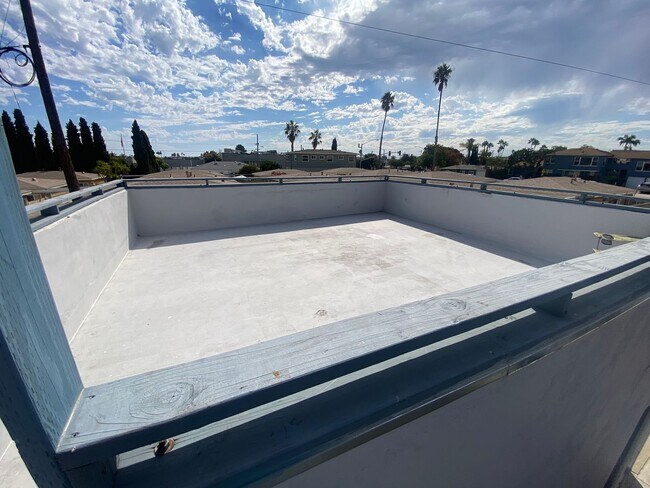 Building Photo - m529 - Mann