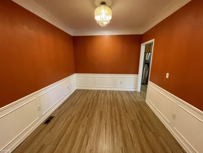 Building Photo - 4 br, 2.5 bath House - 45101 Bartlett Dr