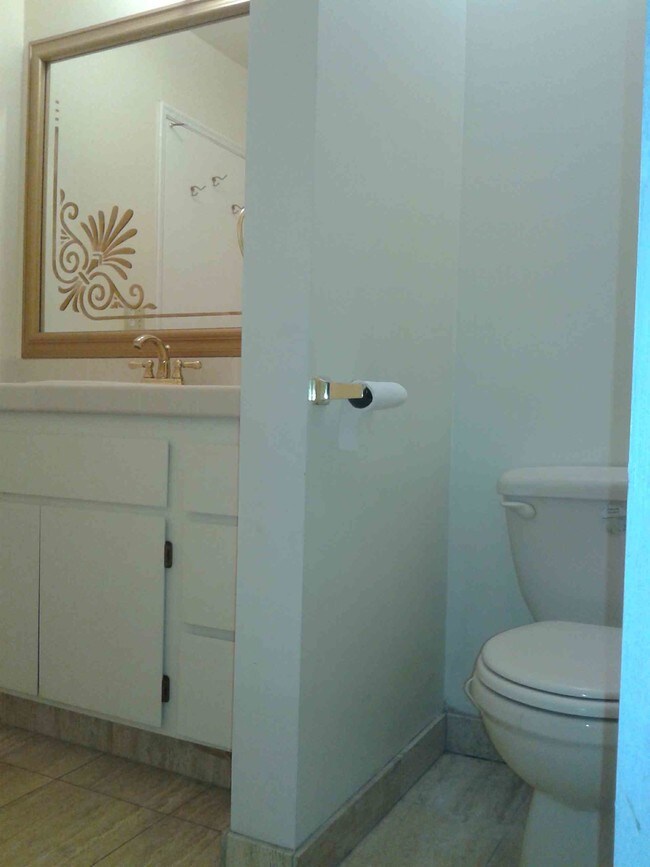 downstasirs Full Bath views - 3512 Pacific Ave