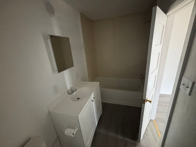 Building Photo - 339 Cedar St