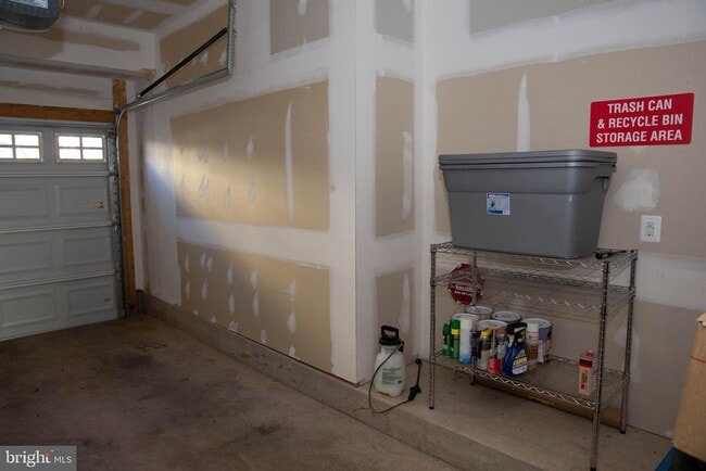 Building Photo - 23548 Hopewell Manor Terrace