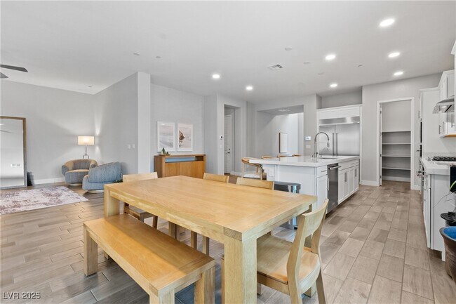 Building Photo - 7736 Tioga Rdg Ct