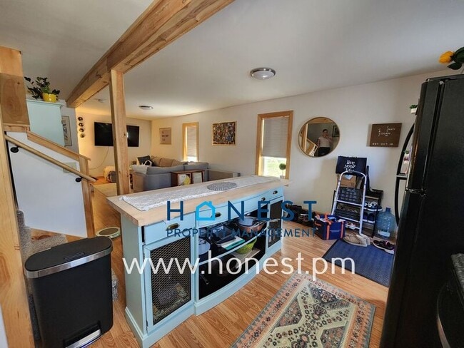 Building Photo - 9 High St