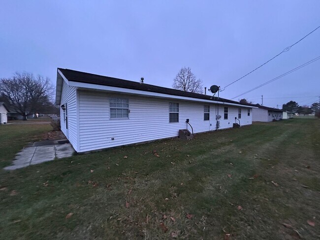 Building Photo - 917 N Clay St