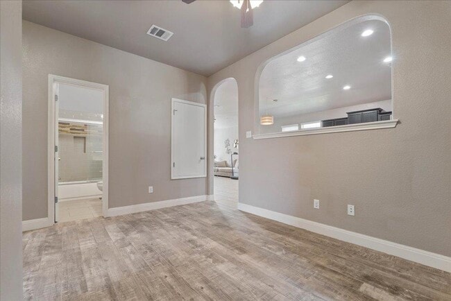 Building Photo - 642 Irvin Dr