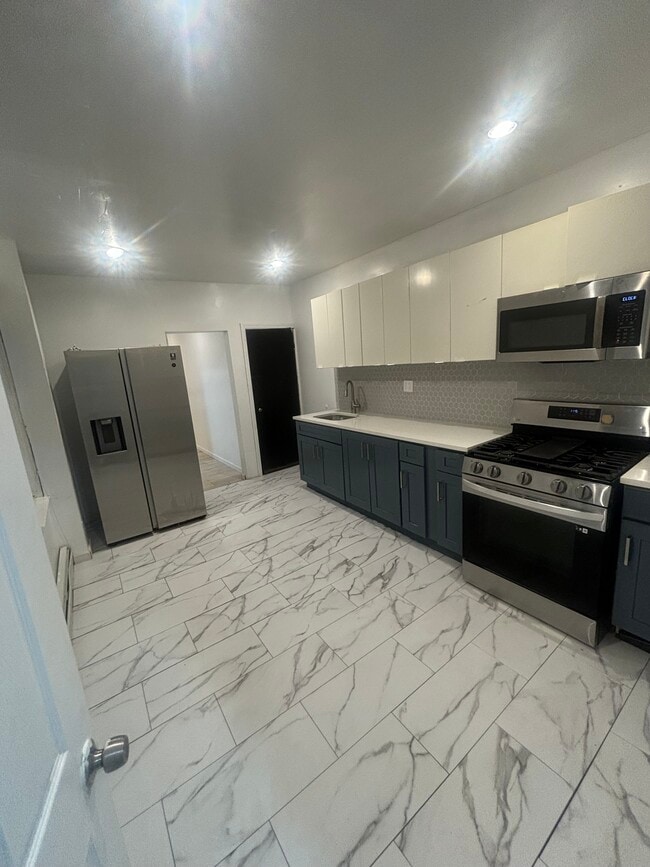 Building Photo - 248 Morris Ave