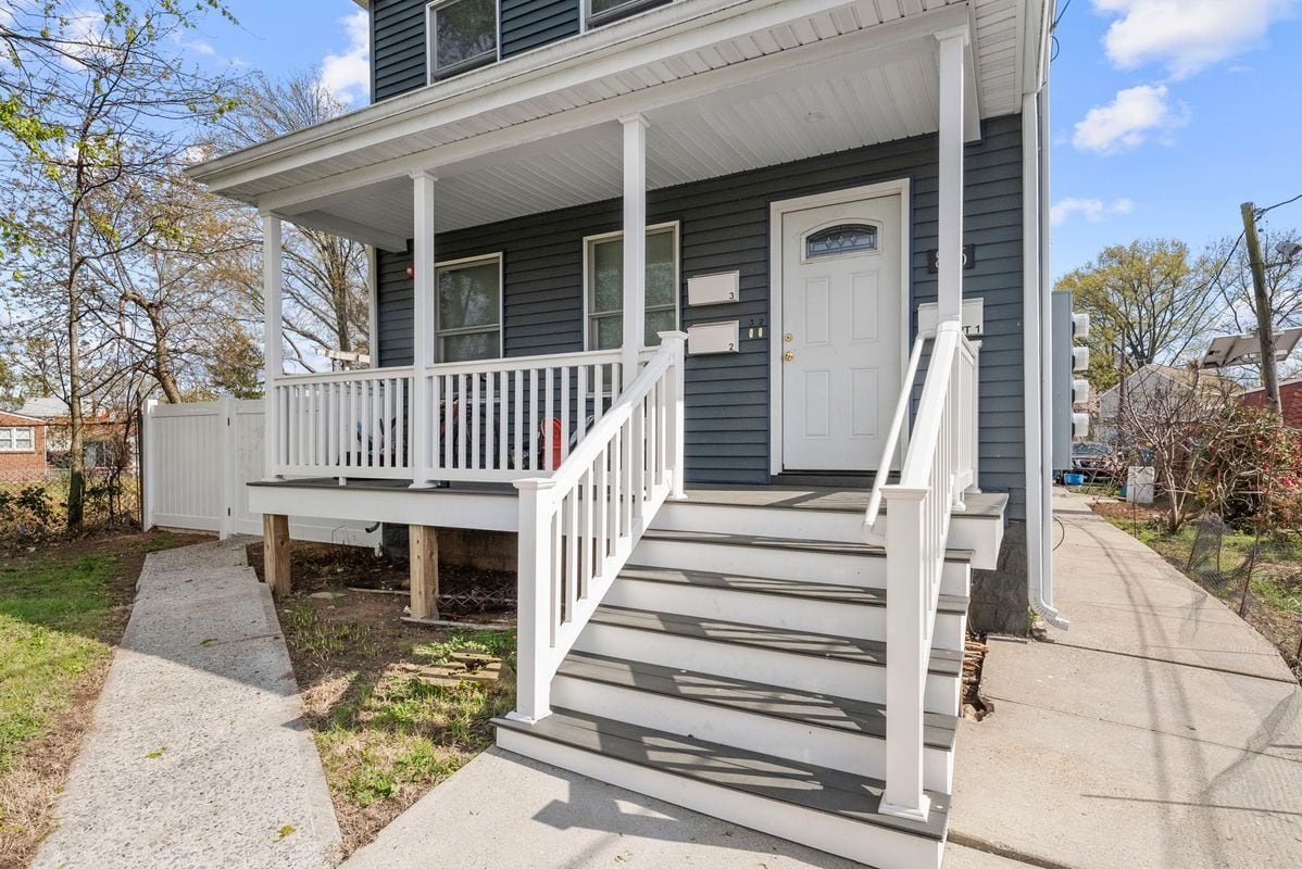 Building Photo - 816 King Georges Rd