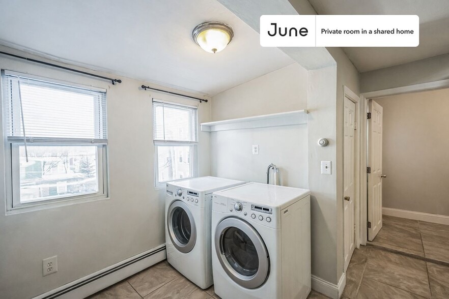 Building Photo - Room in Shared 4 bed/2 bath home in East Cambridge