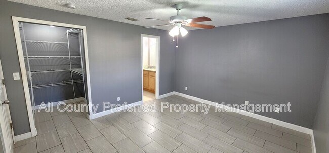Building Photo - 5901 Aires Ave
