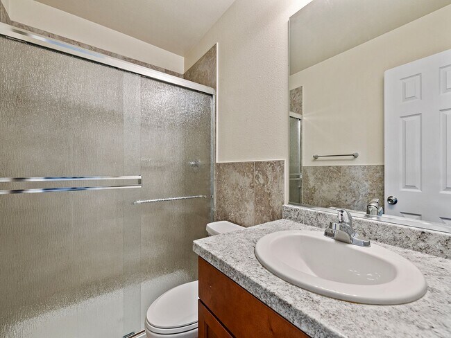 Building Photo - Charming 2-Bed, 1-Bath Duplex in Greeley, CO!