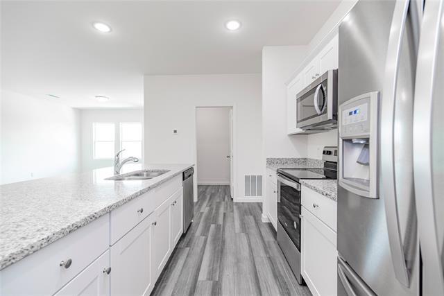 Building Photo - 772 Wellington Dr