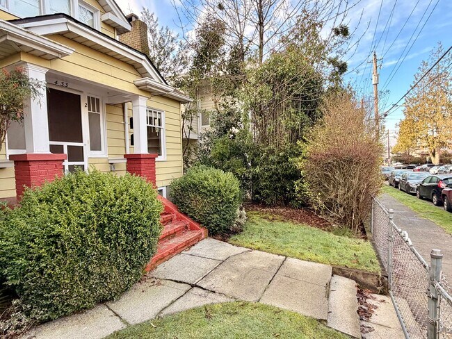 Building Photo - FORD DUPLEX