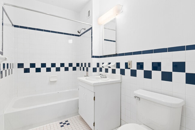 Building Photo - 471 Vanderbilt Ave