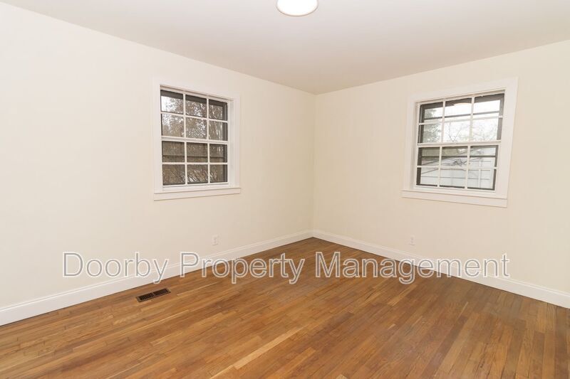 Building Photo - 908 Wheeler Ave