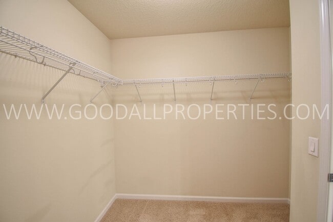 Building Photo - 2-Primary Suite Bedrooms, 2.5-Bath End-Unit Townhome in West Des Moines with Attached 2-Car Garage